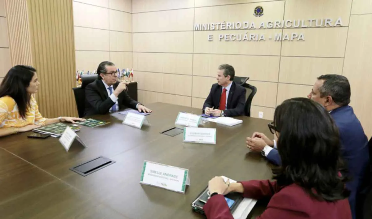 André de Paula debate indústria de alimentos no Brasil