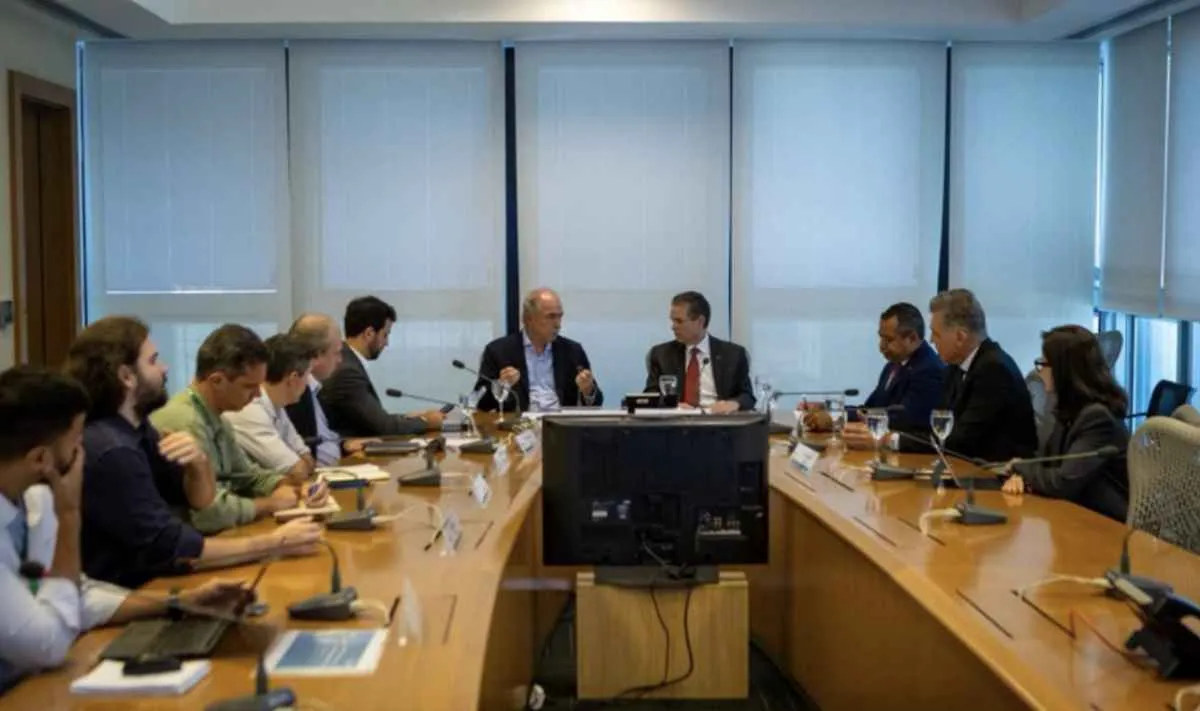 Governo e BNDES discutem ampliação do crédito ao agro