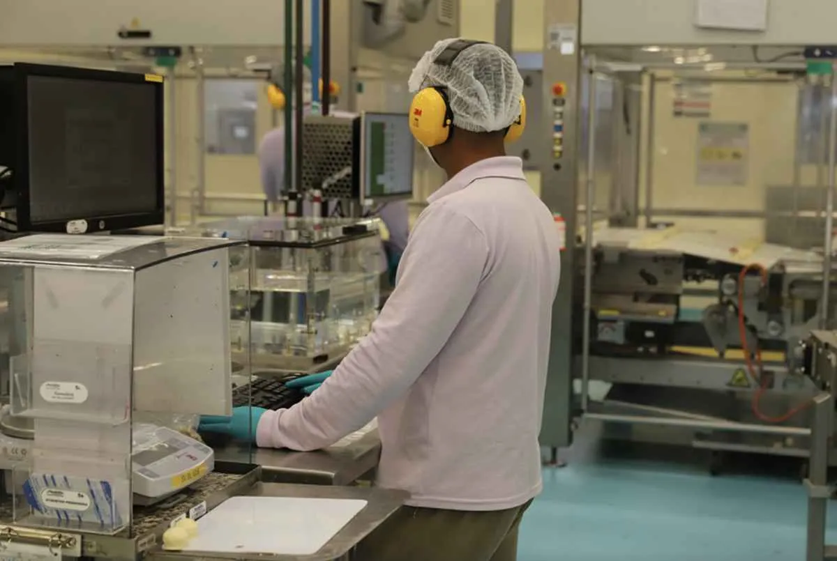 Produção industrial cresce 0,1% em março no Brasil